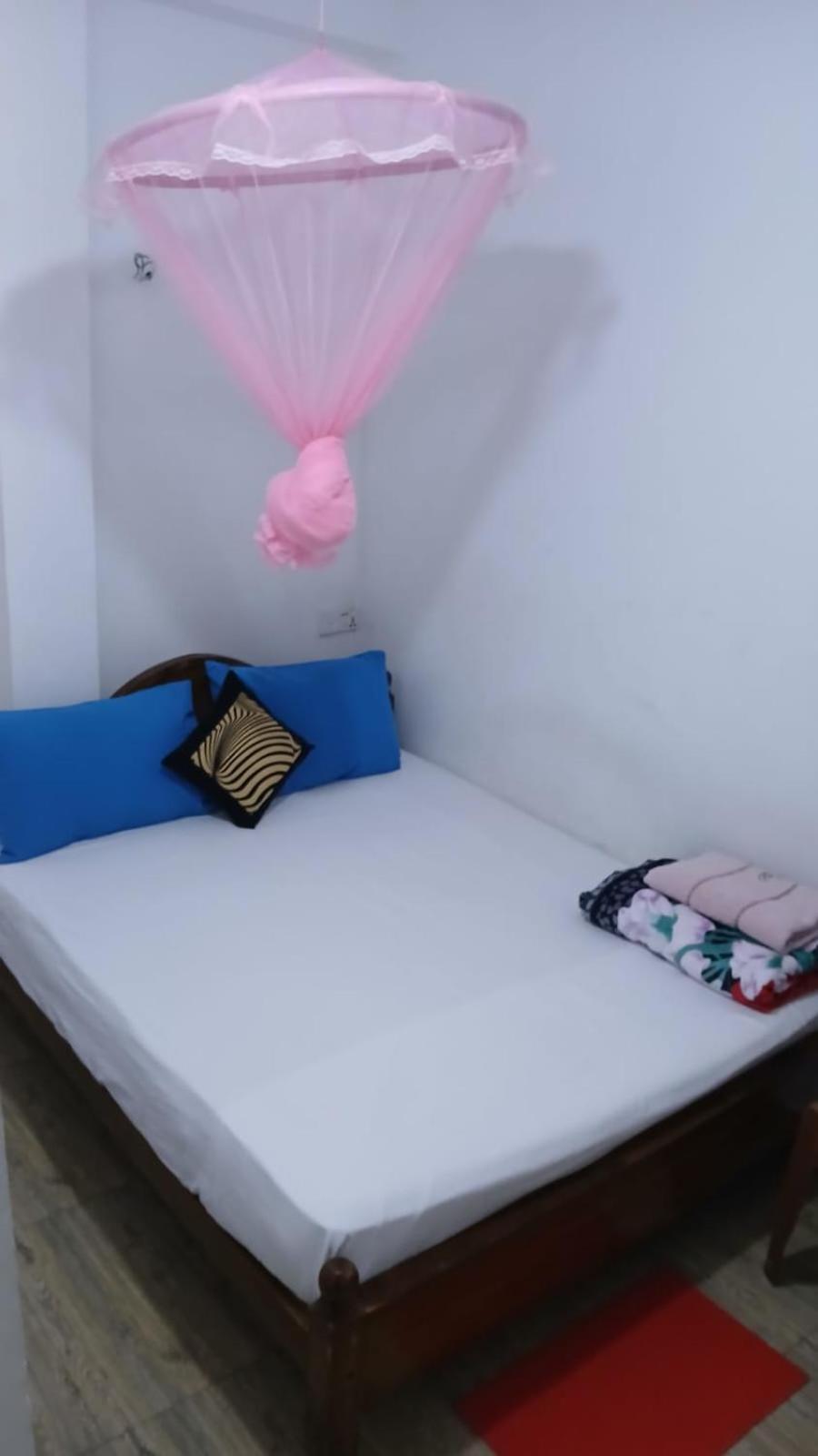 The Peak Residence Nallathanniya Екстериор снимка