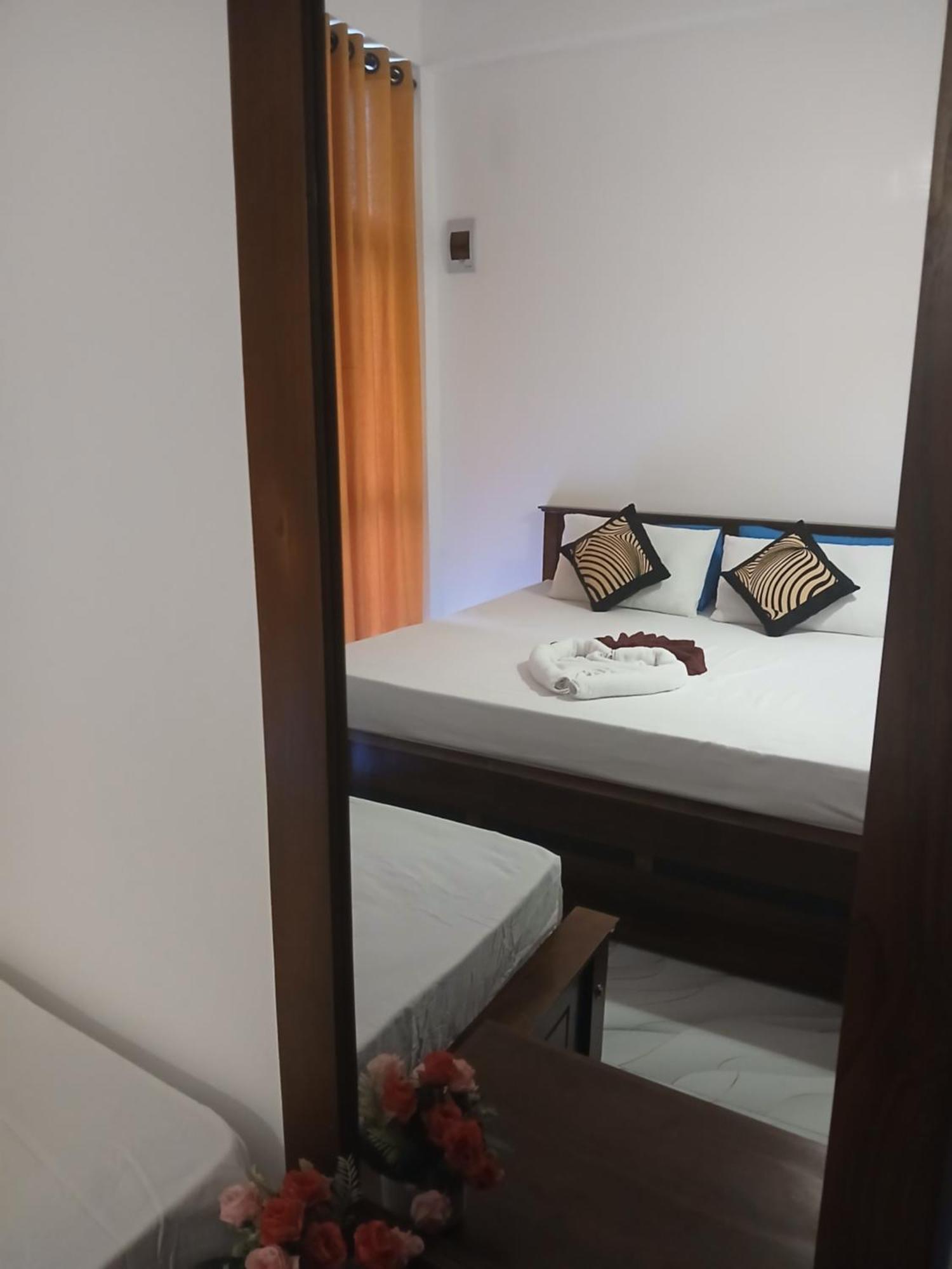 The Peak Residence Nallathanniya Екстериор снимка