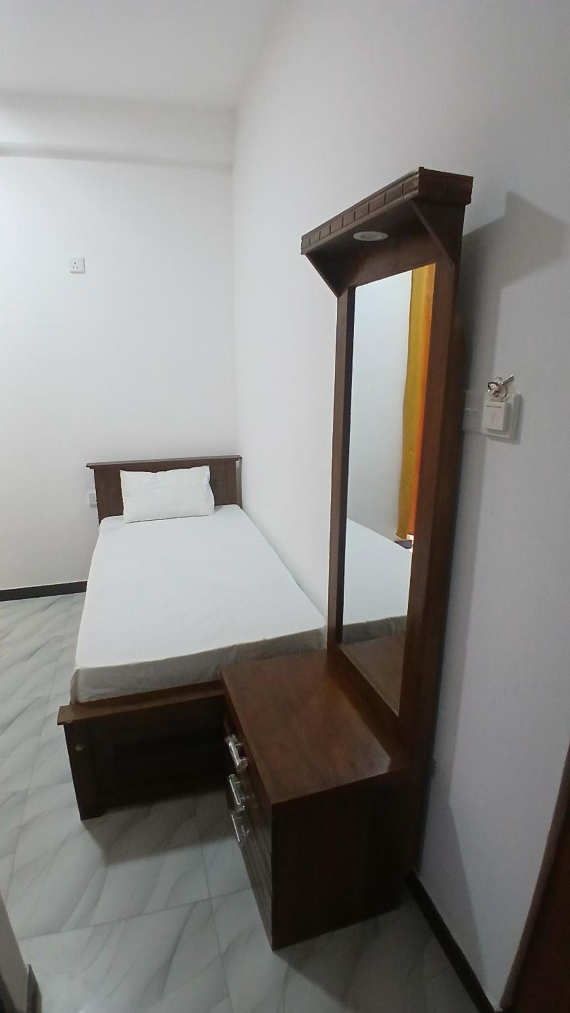 The Peak Residence Nallathanniya Екстериор снимка