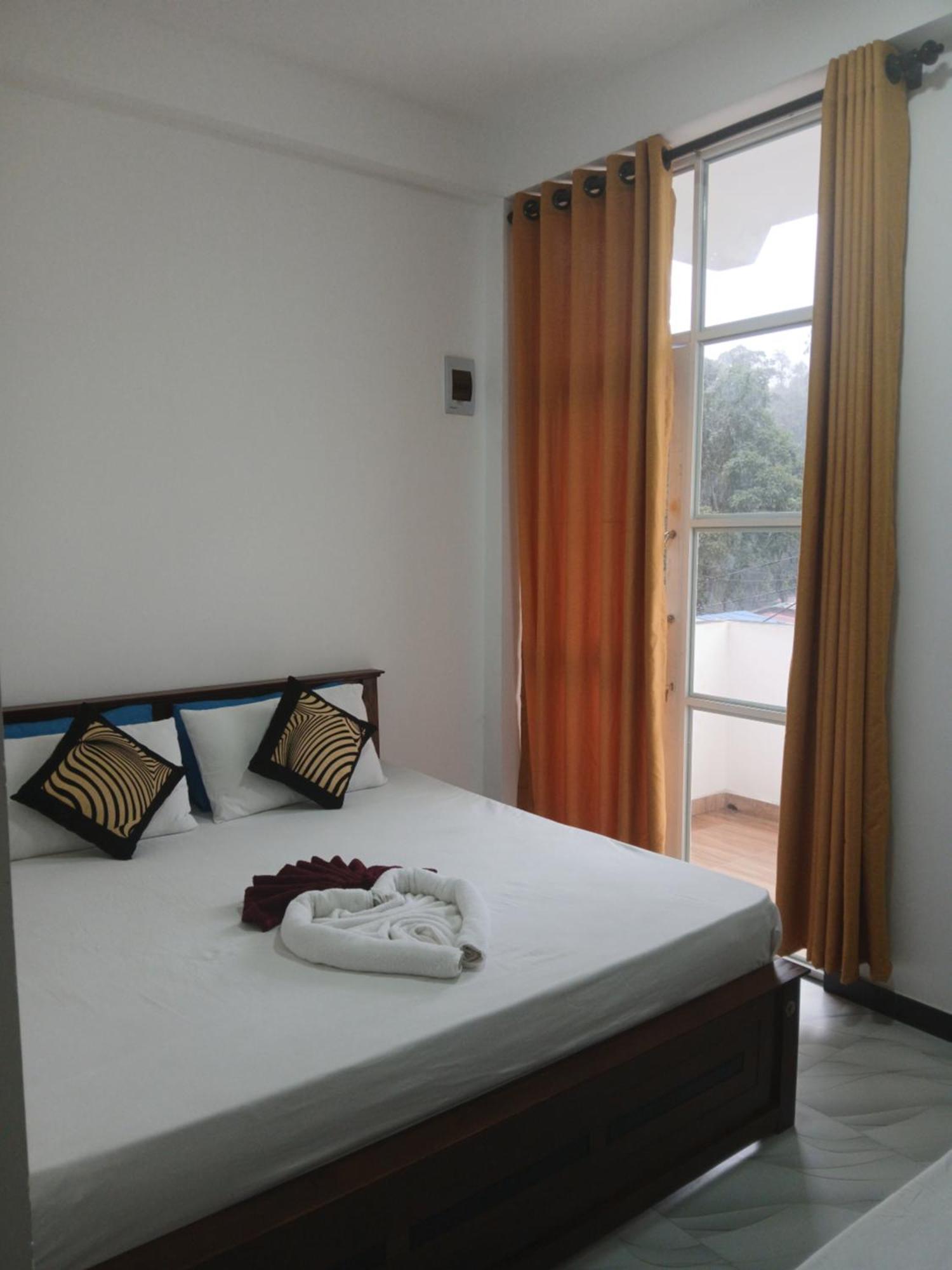 The Peak Residence Nallathanniya Екстериор снимка